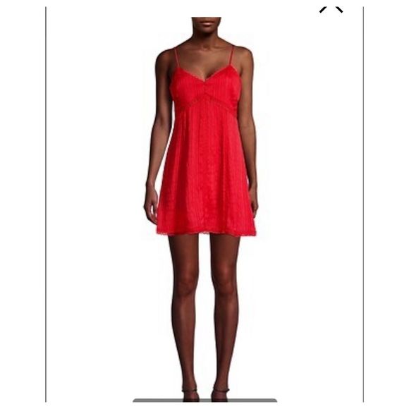 Alice + Olivia NWT
Genevive Crinkle Mini Dress
